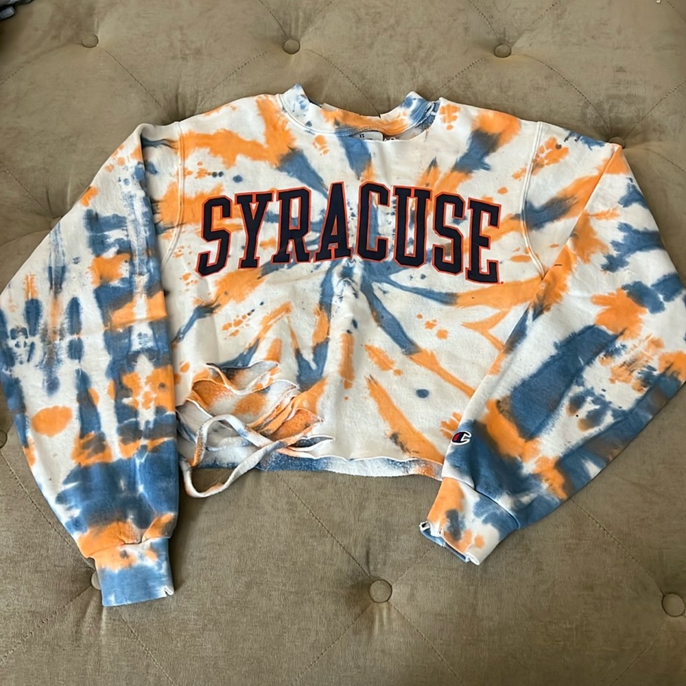 NWOT Champion customer Syracuse cropped sweatshirt. Size XS